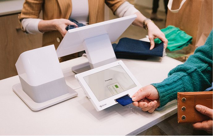 Inserting a card at the till